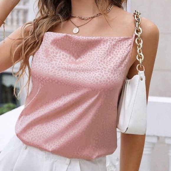 Chic Pink Leopard Satin Top - Picture 2 of 4